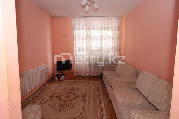 Продается 1-комнатная квартира в ЖК Турсын Астана