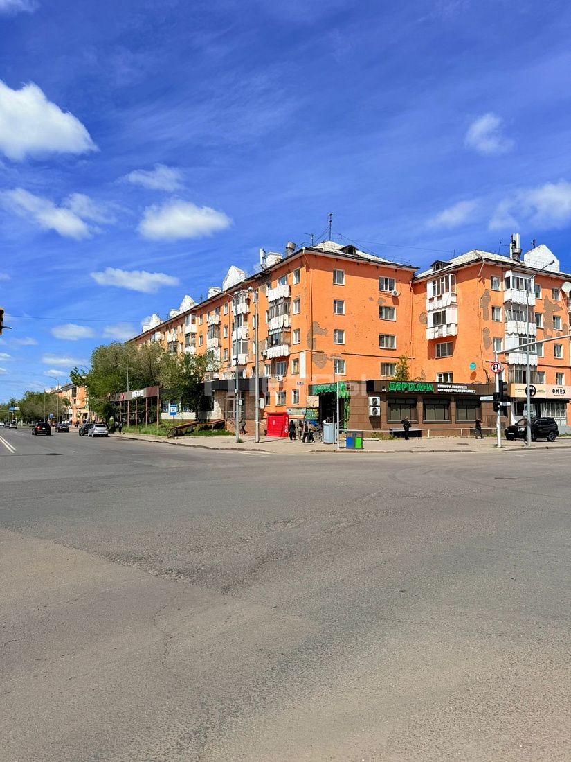 Угловое помещение на 1-ой линии Есенберлина