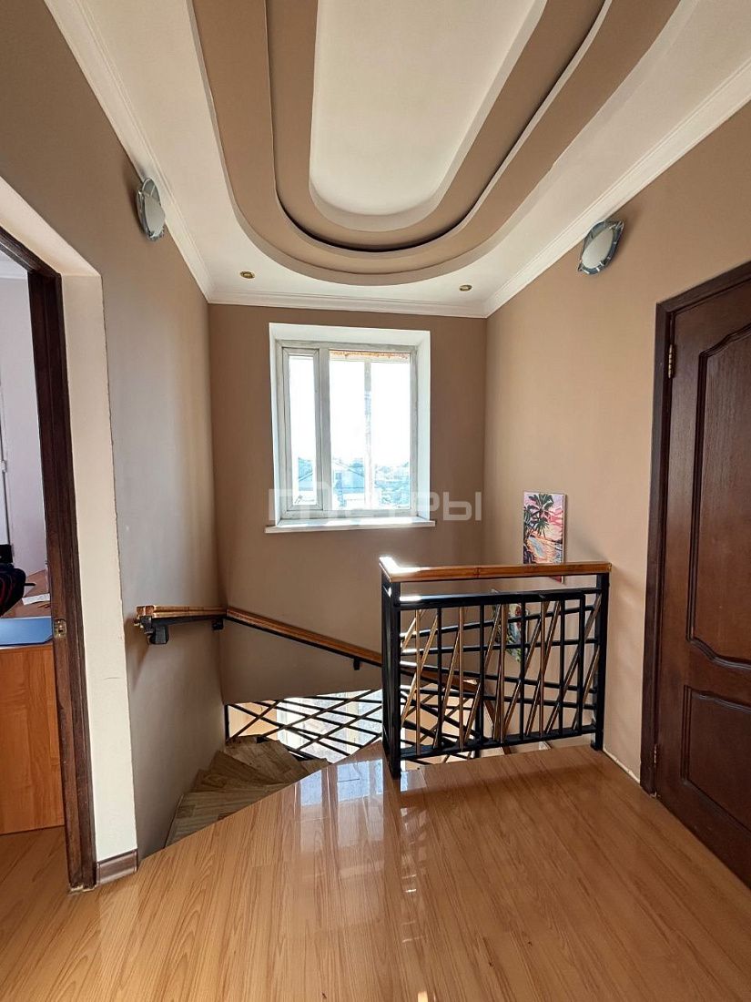 7-комнатный дом на Юго-Востоке, 297 м², участок 10 соток