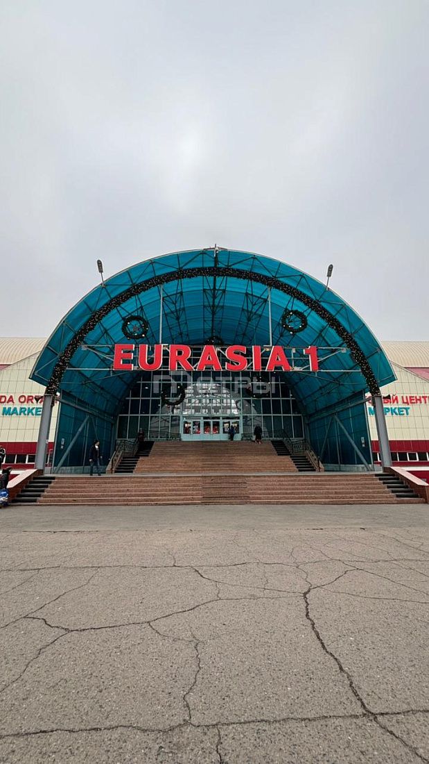 Продам островок-кофейню в ТРЦ Евразия (ПРОДАН)