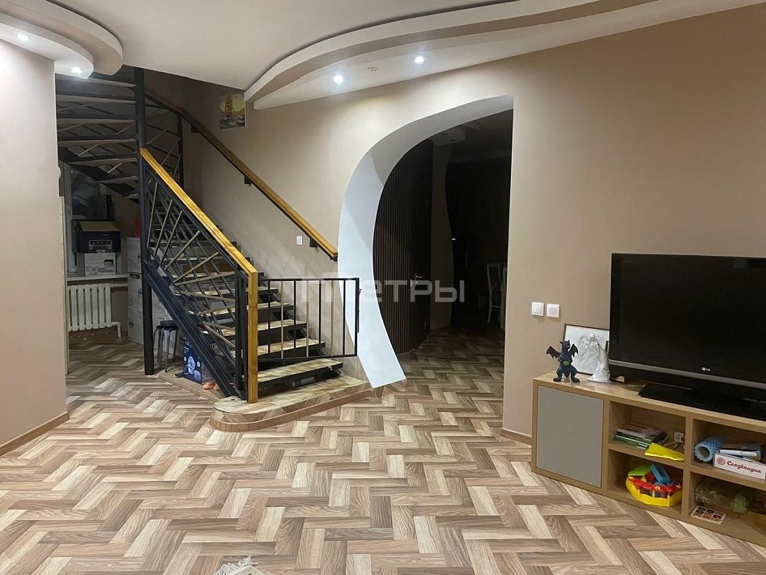 7-комнатный дом на Юго-Востоке, 297 м², участок 10 соток