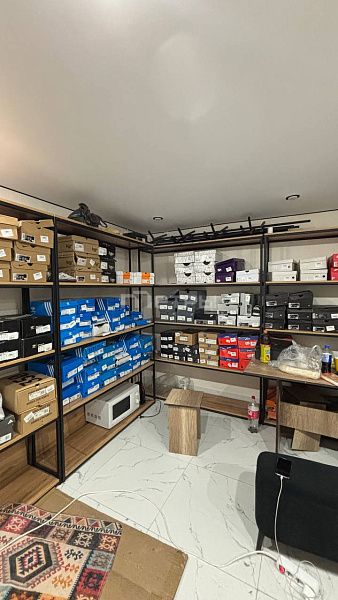 Продам магазин одежды и обуви