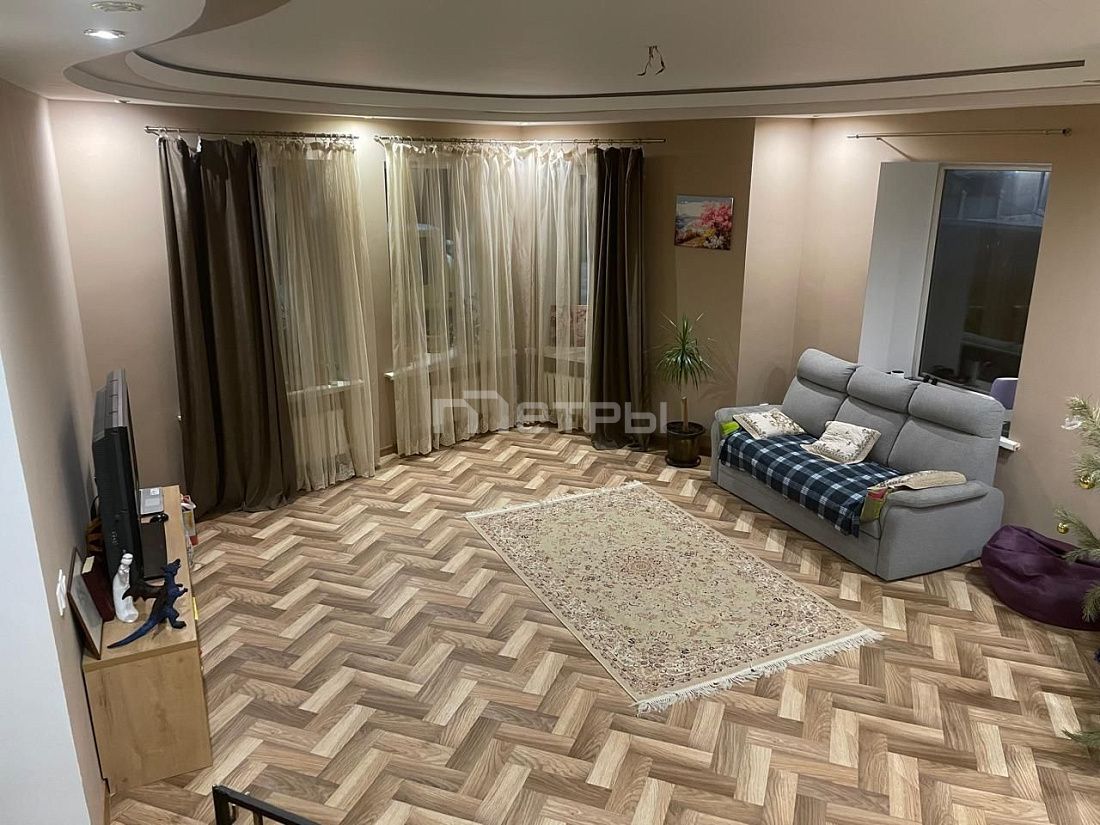 7-комнатный дом на Юго-Востоке, 297 м², участок 10 соток