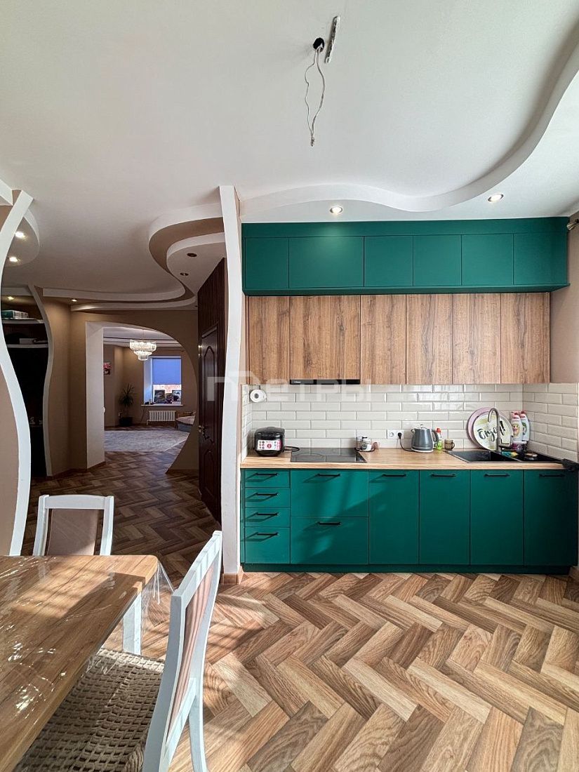 7-комнатный дом на Юго-Востоке, 297 м², участок 10 соток