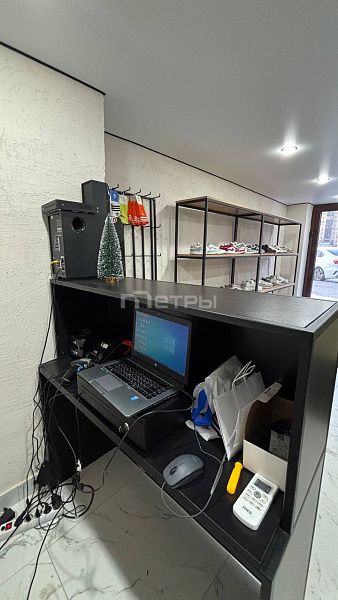 Продам магазин одежды и обуви