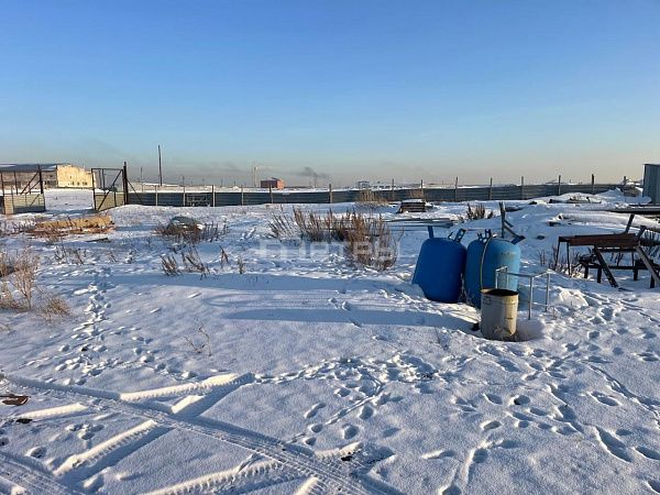 50 соток. Участок со зданием