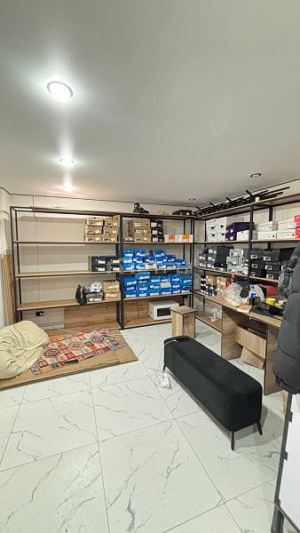 Продам магазин одежды и обуви