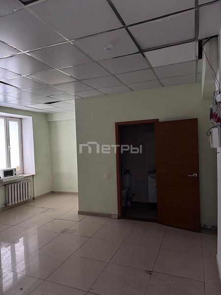 Торговые помещения, 63 м2