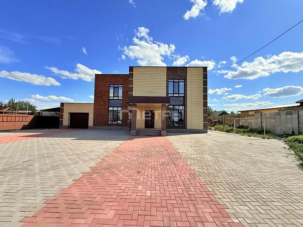 Продается 2-х уровневый дом возле Гольф клуба