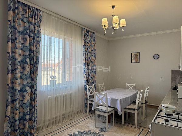 8 комнатная Отдельный дом С.Талапкер, мкр Байтерек, ул.67