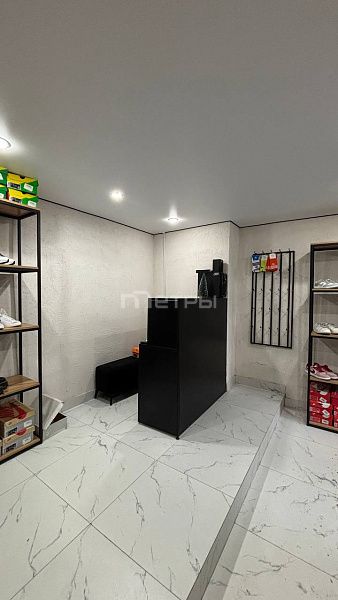 Продам магазин одежды и обуви